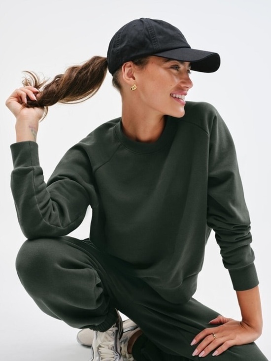 Athleta Tops - Athleta Forever Fleece Relaxed Crew Sweatshirt in Elm Green Size Large